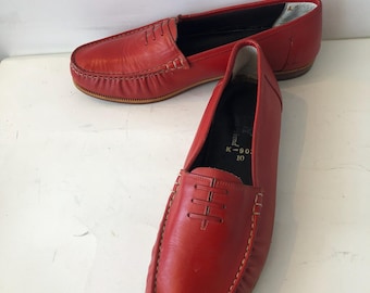 Bally of Switzerland vintage red leather flat walking shoes, leather loafers sz 10