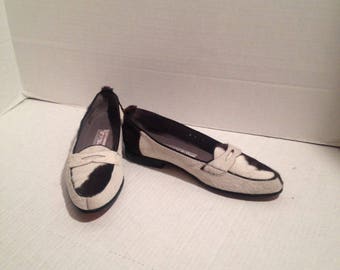 sz 8 n vintage  GLACEE women flat brown and white cow hair loafer style shoes