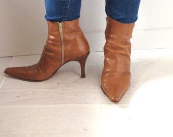Botines vintage de piel VIA SPIGA: Botines de tacón alto color caramelo, fabricados en Italia