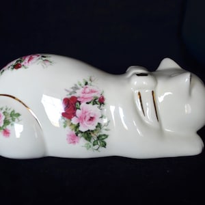 Sleeping Kitty Cat Figurine: Baum Brothers Porcelain with Gold Accents