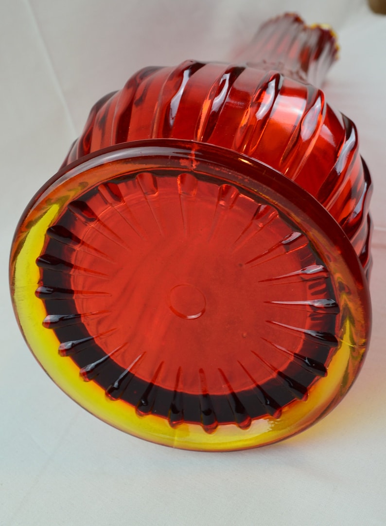 MCM L.E. Smith Broken Column Pattern, 23 MCM Swung Vase. Vivid Amberina, Red & Yellow, In Excellent Condition image 10