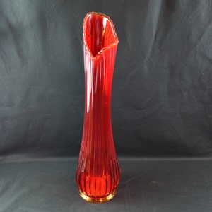 MCM L.E. Smith Broken Column Pattern, 23 MCM Swung Vase. Vivid Amberina, Red & Yellow, In Excellent Condition image 1