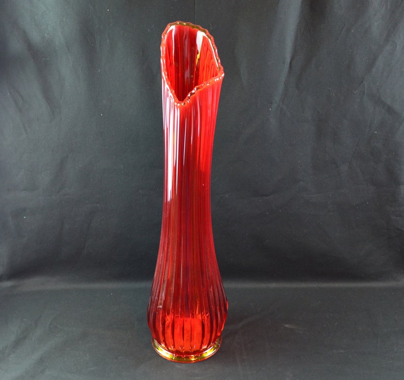 MCM L.E. Smith Broken Column Pattern, 23 MCM Swung Vase. Vivid Amberina, Red & Yellow, In Excellent Condition image 1