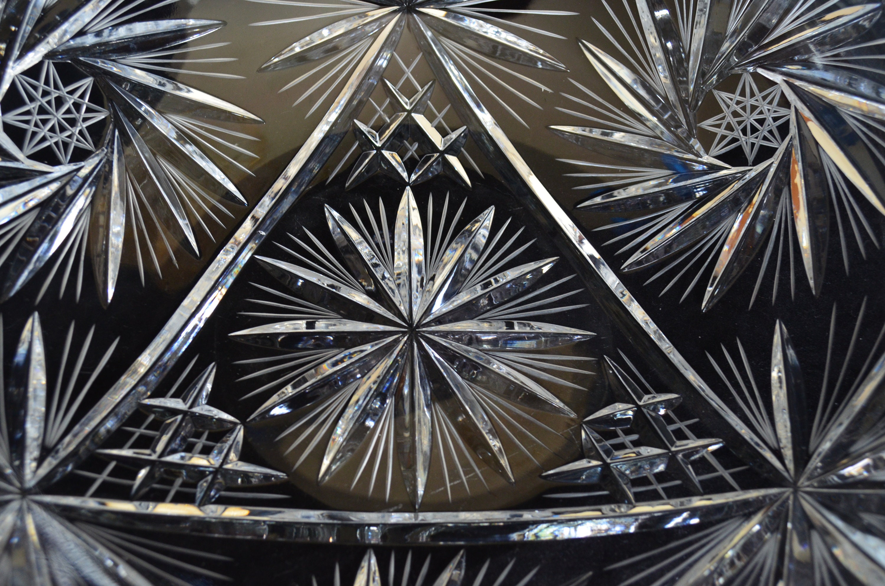 手吹きカットクリスタルボウル：風車、ホブスター、星（11インチ