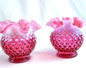 フェントン・オパールセント、クランベリーガラス、フリル付きホブ