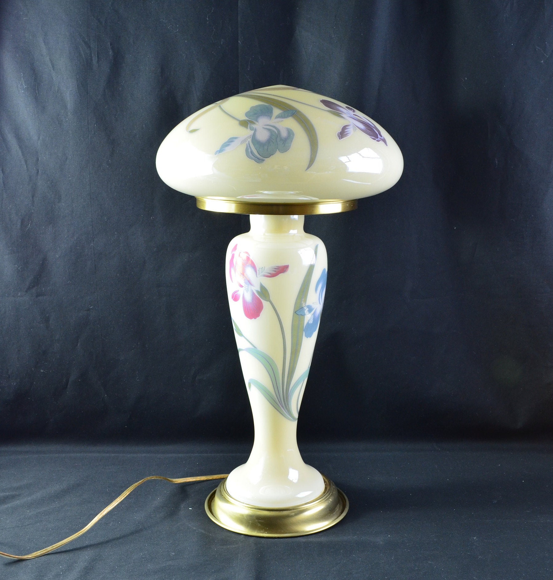 Art Nouveau Stained Glass Lampアルフォンスミュシャ Art Nouveau Stained Glass