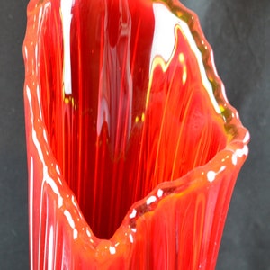 MCM L.E. Smith Broken Column Pattern, 23 MCM Swung Vase. Vivid Amberina, Red & Yellow, In Excellent Condition image 6