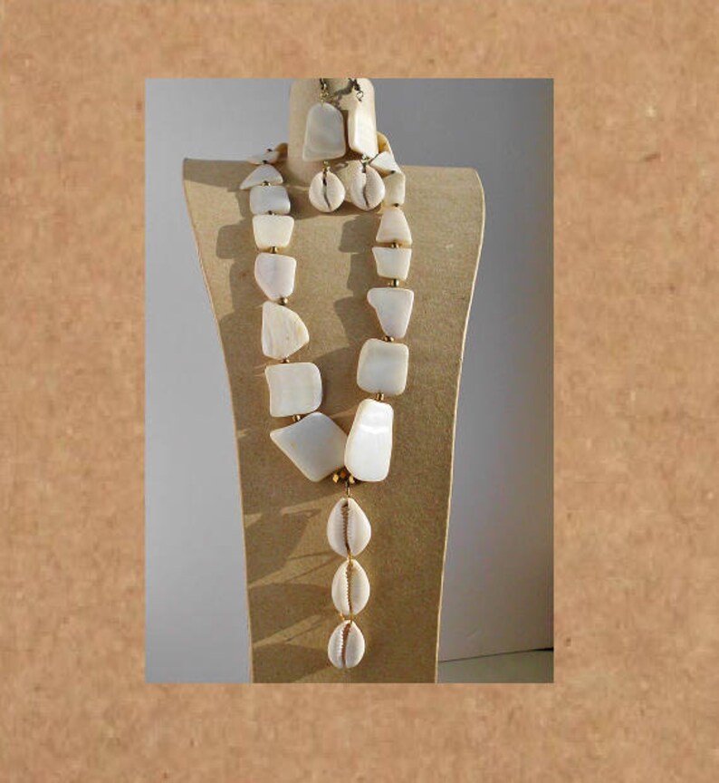 Shell necklace set