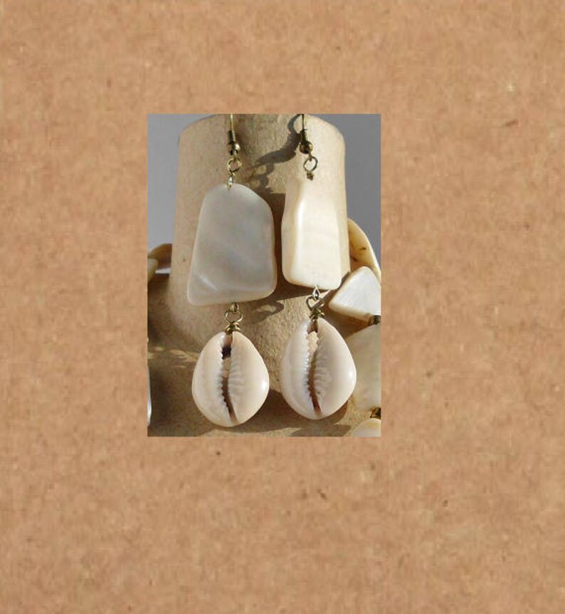 Shell necklace set