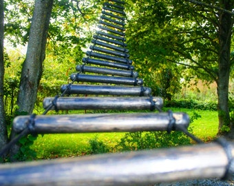 strong rope ladder, light and compact attachments on both ends