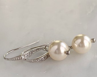 Pearl drop earrings