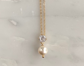 Pearl wedding necklace - simple bridesmaid necklace - pearl drop necklace - gold necklace - Paris necklace