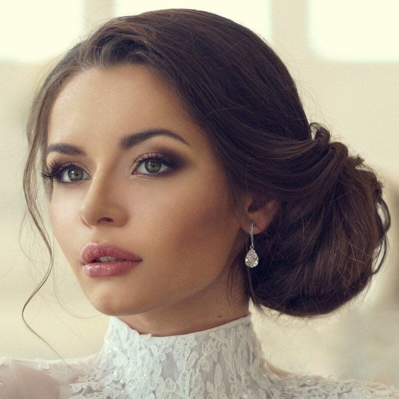 Teardrop bridal earrings in silver