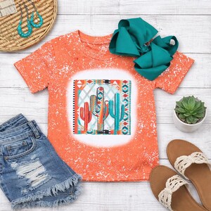 Camiseta blanqueada de cactus para niña, estilo boutique del oeste, camiseta vaquera para niña pequeña, estampado juvenil campestre, rodeo infantil, fiesta bohemia, cactus, mexicana para bebé