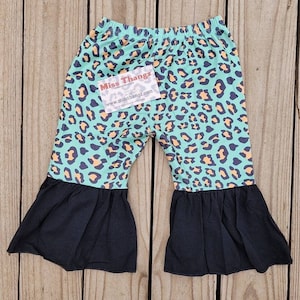 Bas imprimé léopard menthe cloches pour bébés filles, leggings évasés bébé léopard cloches évasés, pantalon léopard menthe, hippie bells pour tout-petits, bas baby bell