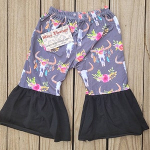 Kuh-Druck-Schlag-Blume, Jugend-Schlag-Bein-Hose, niedliches Rodeo Country Outfit, Baby-Kleinkind-großes Kind Glocke, westliche Schlag-Böden-Hose, Western-Kühe