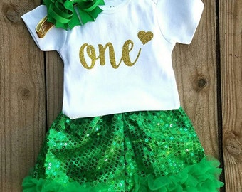 Sequin Clothing For Girls, Pageant Emerald Shorts, One Year Old Girls Birthday, Baby's Girls One Year, Smash Cake Outfit, Gold Glittered Top