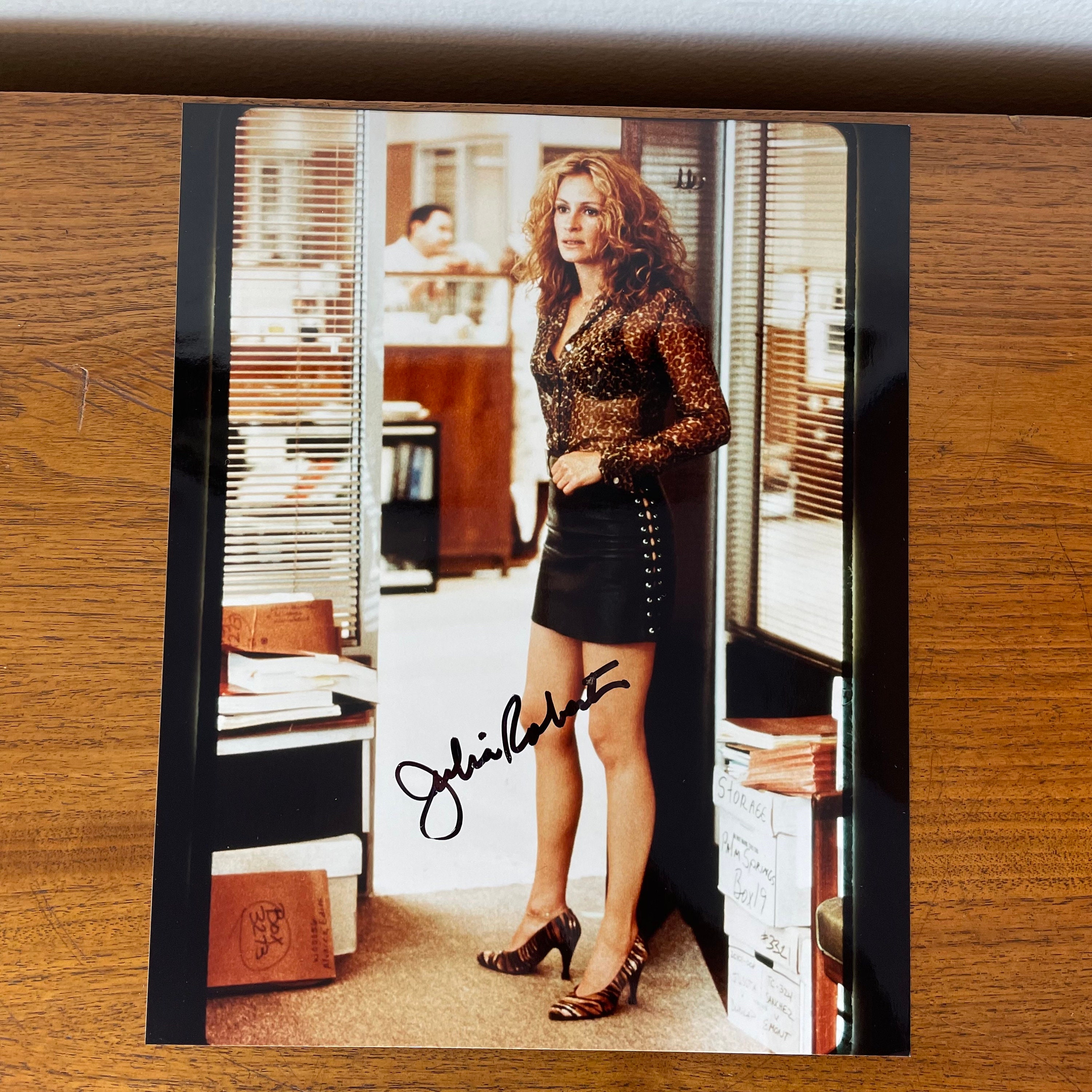 Vintage Julia Roberts as Erin Brockovich Autographed Signed Color