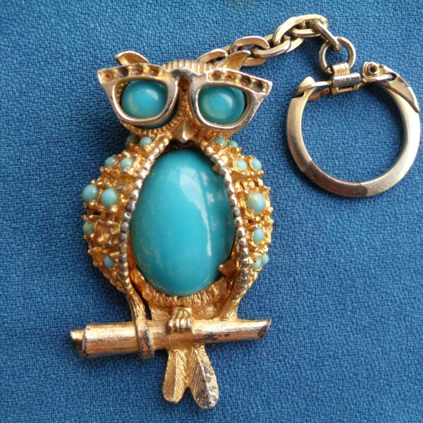 Vintage Eule mit Brille Schlüsselanhänger 60er Jahre 70er Jahre Nerd Vogel w/Kunststoff Cabochon