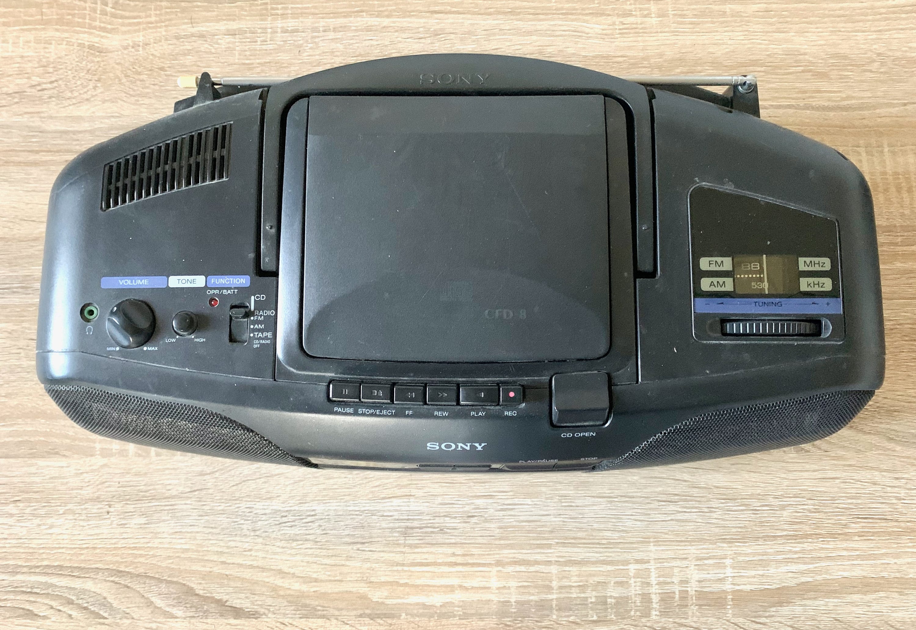 CD Radio Cassette-corder CFD-8, Portable Radio, Dual Cartridges