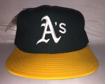 Vintage Oakland A's Athletics New Era Fitted hat cap size 7 3/4 nwot MLB pro model diamond collection 90s