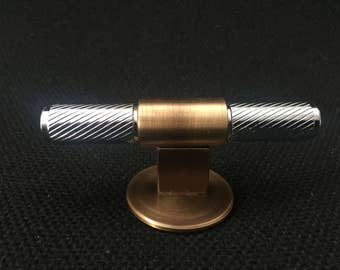 Möbelgriff aus massivem Stahl und Messing