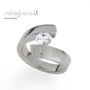 Ring in pure titanium with customizable stone cubic Zirconia/Sapphire/diamond - Solitaire Ring - Special Gift for Her - Engagement Ring -