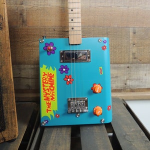 Cigar box guitar, Custom 4 string