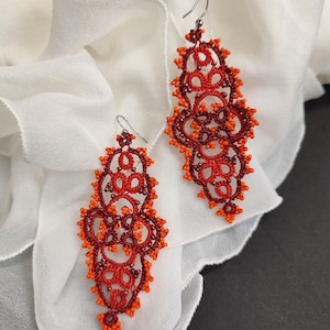 Ohrringe aus Occhi-Spitze und Glasperlen, Tropfenohrringe, Textilohrringe, Damenaccessoires, Sommerohrringe