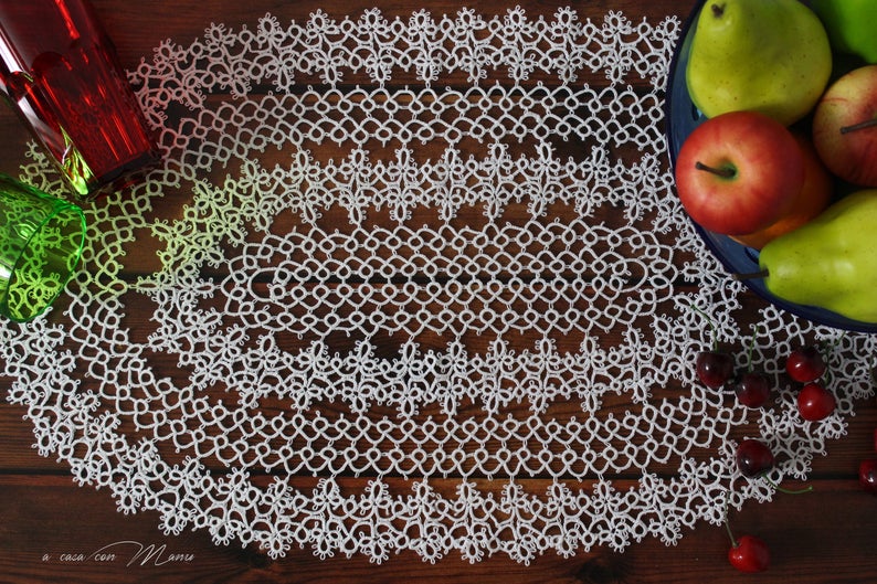 Tatted lace oval doily image 4