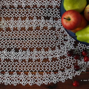 Tatted lace oval doily image 8
