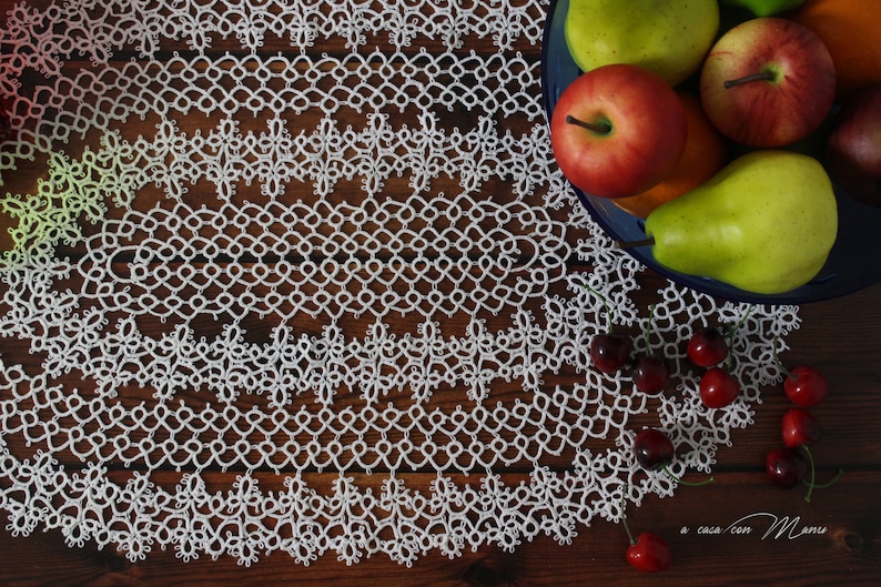 Tatted lace oval doily image 8