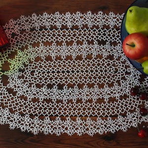 Tatted lace oval doily image 2