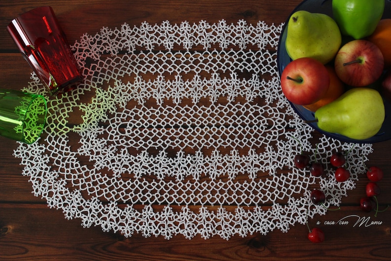 Tatted lace oval doily image 2