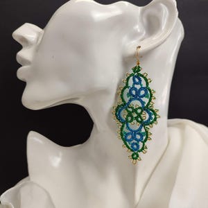 Zarte Ohrringe aus Tatting-Spitze und Glasperlen, Perfektes Geschenk für Frauen, leichte Ohrringe