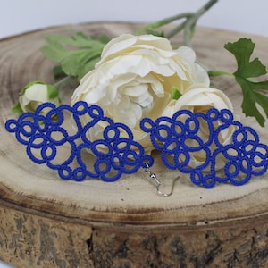 Handmade hand tatted teardrop earrings, earrings Royal blue, filigree tatting jewelry imagem 8