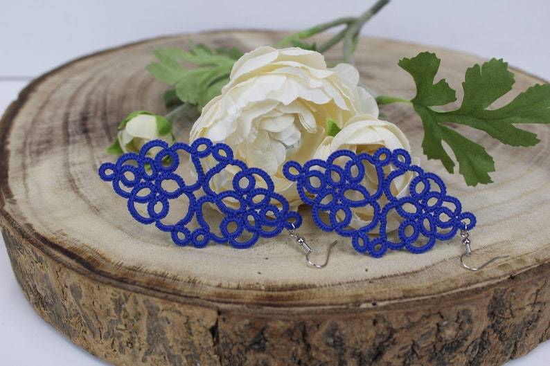 Handmade hand tatted teardrop earrings, earrings Royal blue, filigree tatting jewelry imagem 8