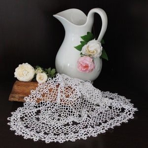 Tatted lace oval doily image 10