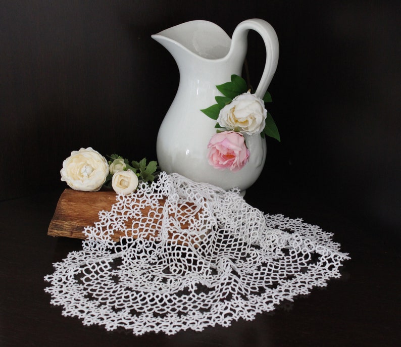 Tatted lace oval doily image 10