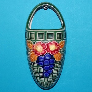 Ceramic Wall Pocket Basket 1940-50s Green Basketweave Flowers Grapes Made in Japan 6.75”