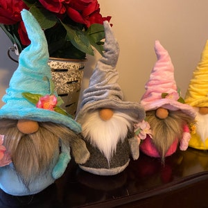 Spring Gnome Pattern