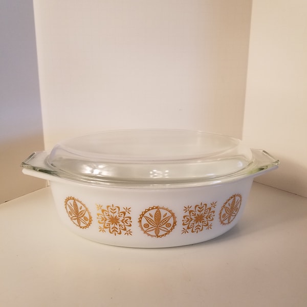 Pyrex 2.5 Qt. Promotional Casserole with Gold Hex Sign Pattern 1960's Rare