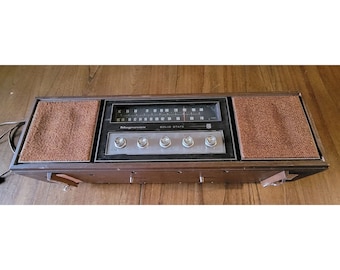 Vintage Magnavox Solid State 1FM031 Walnut Finish 27" Stereo Radio