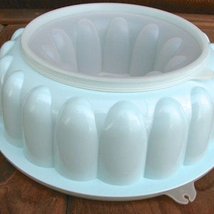 Vintage Tupperware Jello Mold Ring Aqua or Pale Turquoise Color #1202 Three Piece Set