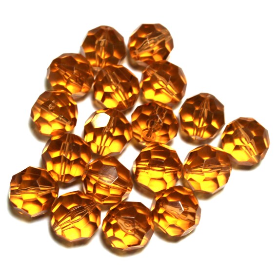 18 Vintage Beads Vintage Plastic Beads