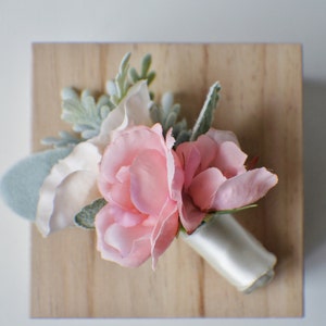 Rose Boutonniere novio novios novios flor de boda, rosa y acento hydrangea - boda rústica Boutonnieres