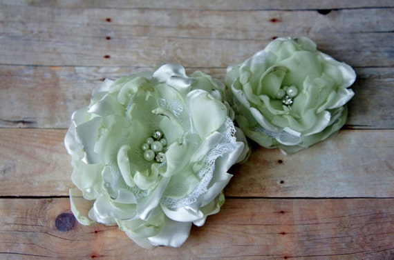 Wedding Har Clip bridal rhinestones and pearls Set of 2 Mint Green and White Hair Flower Bridal Hair Clip wedding silk flowers