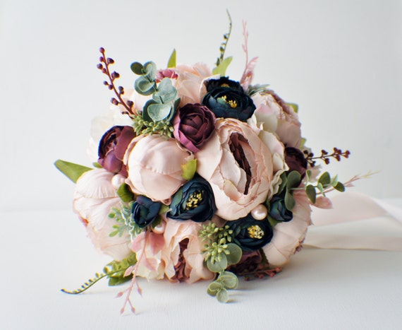 Brautstrauß mit Pfingstrosen, Seidenblumen für die Hochzeit, Brautblumen in Rosé, Vintage-Hochzeit, Rustikale Hochzeit, Shabby-Chic-Hochzeit, Brautstrauß mit Brautmotiven