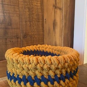 Pet Bed/Crocheted Pet Bed