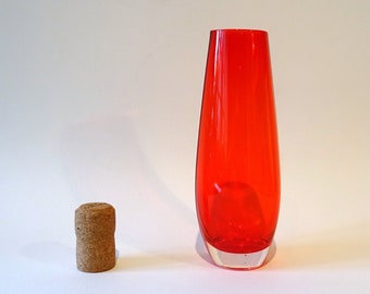 1970s Scandi Red Glass Bud Vase, MCM Art Glass (18cm)